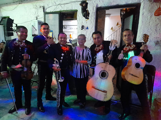 Mariachi juvenil México de Noche