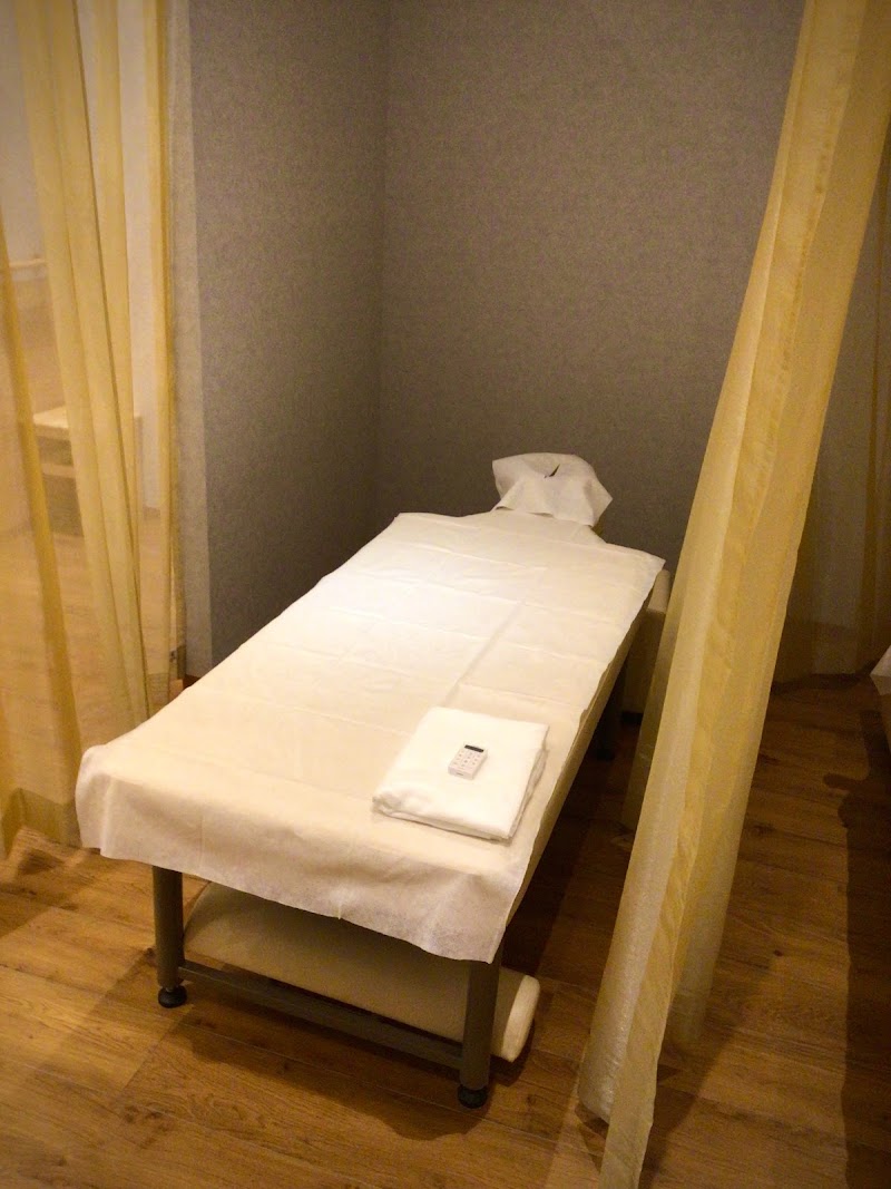 ラフィネ 那覇空港店