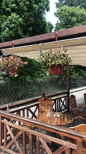 Winiarnia& Cafe " Cest la Vie "