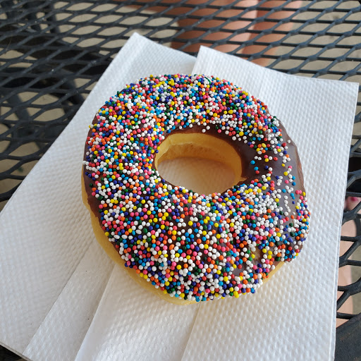 Hawk Donuts - Visual