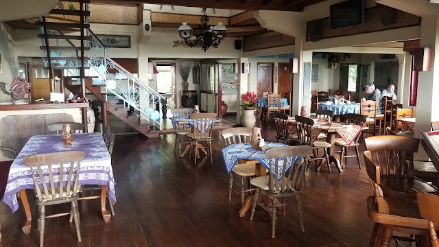 Strawberry Hill Hotel And Restaurant