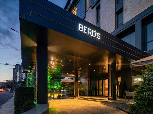 Berd's Hotel by null