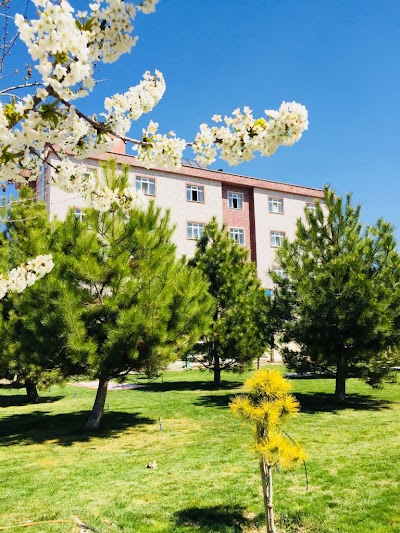 Larende Ortaöğrenim Kız Öğrenci Yurdu