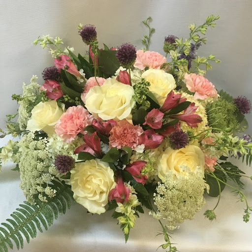 Maxwell's Flowers & Gifts - Thumbnail