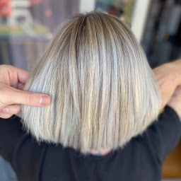 Photo n°39 de Coiffeur Grenoble William L. à Grenoble (Magasin de produits de beauté)