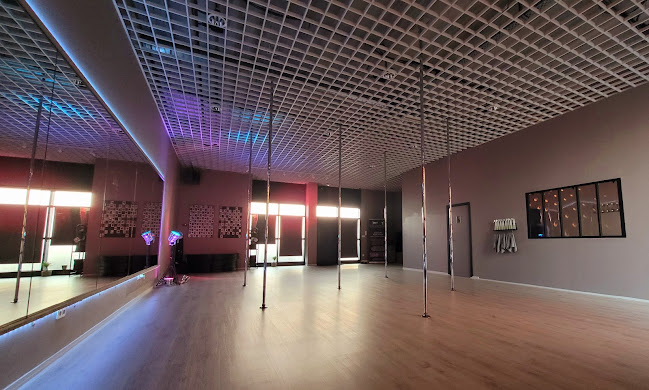 Pole Dancin' Side