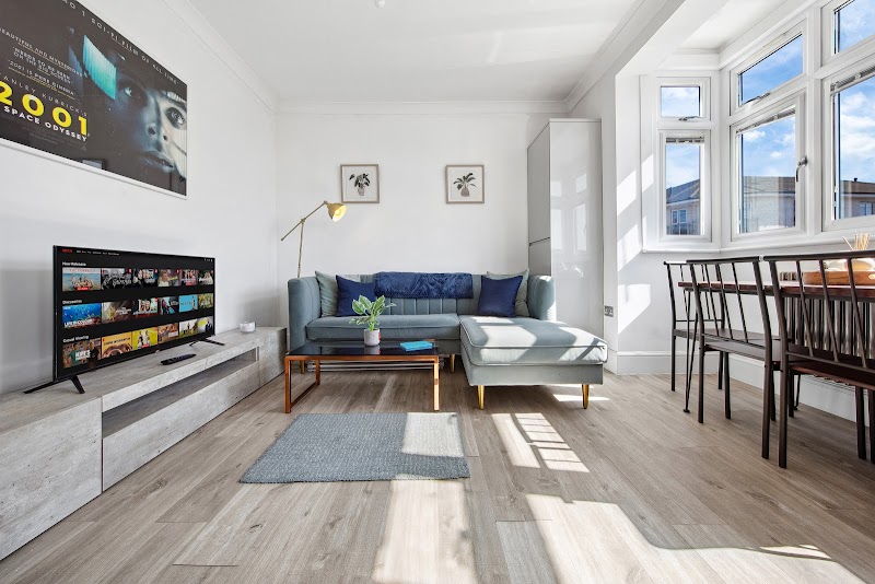 Calbra Homes | Short Term Rental And Serviced Accommodation | Premium Homes And Apartments photo 3