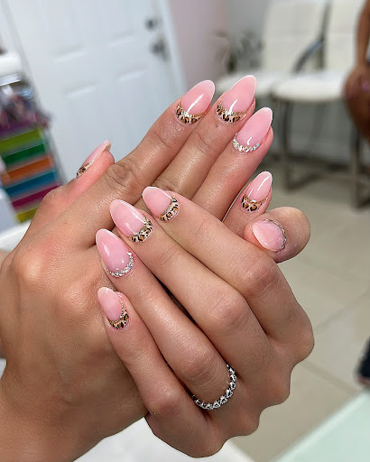 DIAMOND LUXURY NAILS