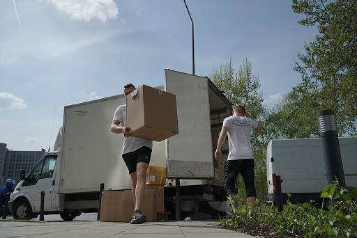 UŚMIECHNIĘTA Firma Przeprowadzkowa Warszawa przeprowadzki transport przewóz mebli