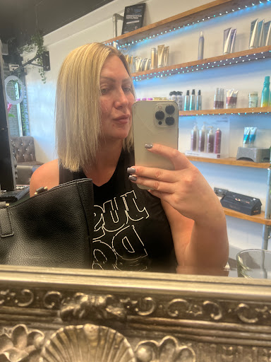 Totally U salon - Thumbnail
