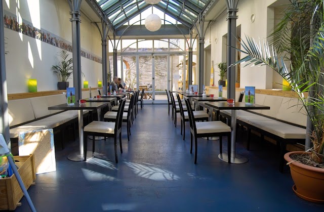 Ohana Lounge - Restaurant & Bar