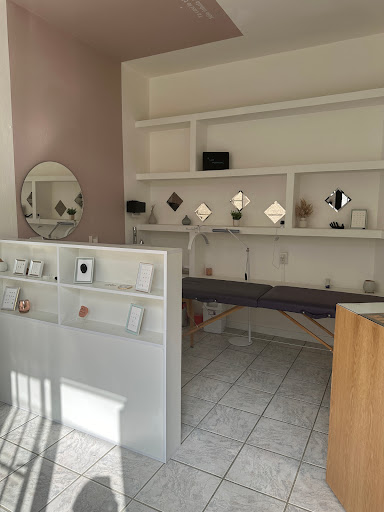 Luz Púrpura Piercing Studio