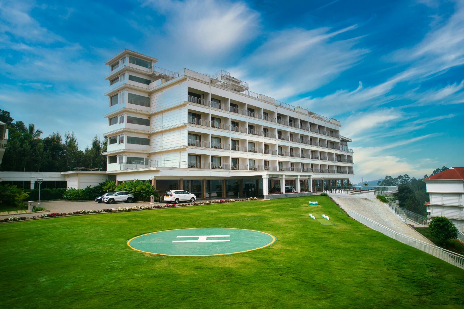 Vibe Resort Munnar / Five Star Luxury Resorts in Munnar