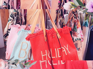 Photo n°13 de La boutik à mam's à Douvres (Magasin de vêtements pour femmes)