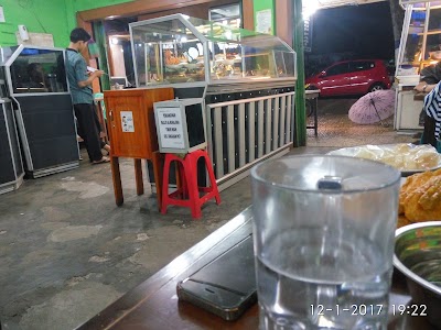 Photos of R M Embun Pagi - Jamik
