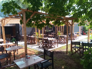 Photo n°1 de Chez Poulette, guinguette le soir, restaurant le midi à Vendargues (Restaurant)