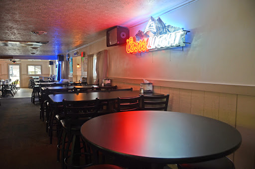 Tracey's Saloon - Visual