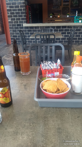 Mariscos El Ciclón Plaza - Thumbnail