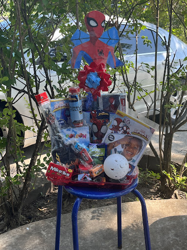 Unique & Creative Gift Baskets - Thumbnail