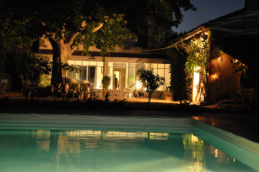 Photo de Domaine de la Dragonette : Location gîte de charme en Provence avec piscine à Entraigues-sur-la-Sorgue (84320)