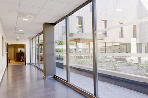 Photo n°6 de Centre Aquitain de Chirurgie Maxillo Faciale des Drs GUEROULT-HARDY-NICOLAS-BERCAULT-BRUGUIERE à Bordeaux (Chirurgien oral et maxillo-facial)