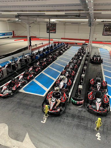 K1 Speed ​​- Indoor Go Karts Lyon, Salle d'événements d'entreprise, Anniversaires - Thumbnail