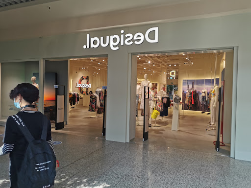 Desigual Store Shopville Le Gru Logo