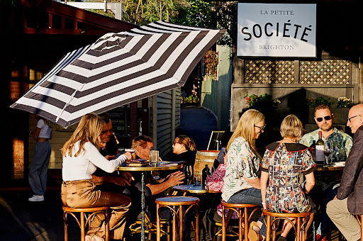 La Petite Société - Thumbnail