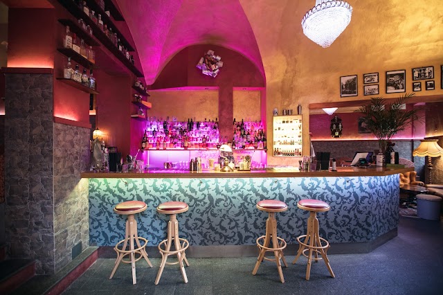 Tclub Street Bar