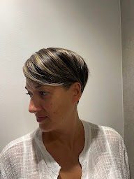 Photo n°18 de Home Kulte Coiffeur Femmes/Hommes à Mandelieu-la-Napoule (Salon de coiffure)