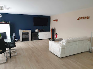 Photo n°14 de EB Peinture Décoration à Trémorel (Tapissier décorateur)