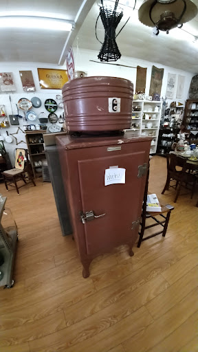 Coates Collectibles and Antiques - Thumbnail