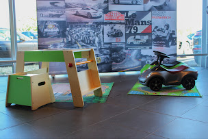 Photo n°10 de Centre Porsche Orléans à Ardon (Garage automobile)