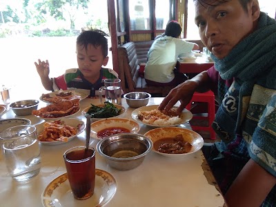 Photos of Rumah Makan Pondok Bambu Bunga Paris