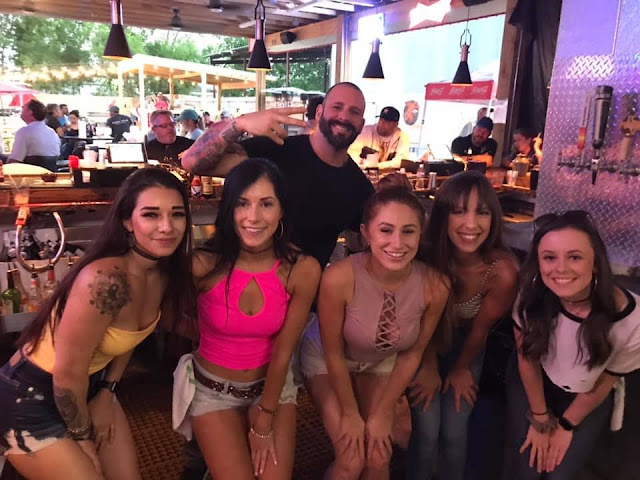 Red's Icehouse by null