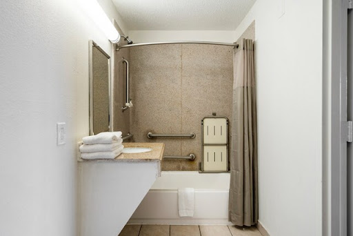 OYO Hotel Bossier City LA - Red River - Thumbnail