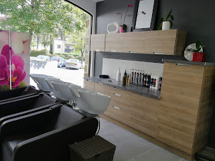 Photo n°6 de ZENI'TIF - LA FEMME A BARBES à Quimper (Institut de massages)