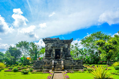 Photos of Badut Temple