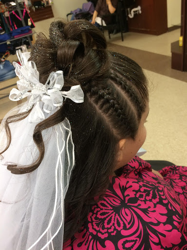 Elvia's Salon - Thumbnail