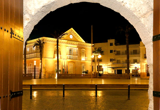 Inmobiliaria Sánchez · Oficina de Turismo en Carboneras