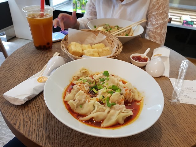 KuKu Taiwanese Noodle & fried chicken & bubble tea