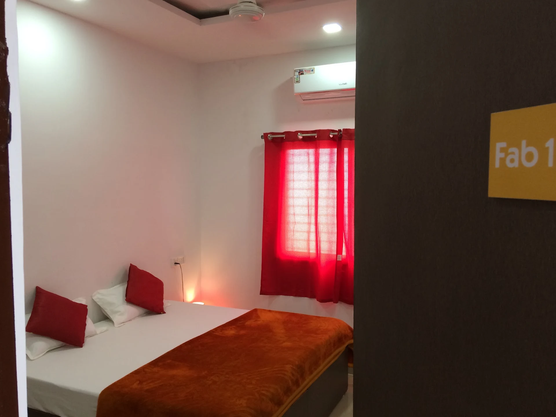 Hotel Fabroom Suites