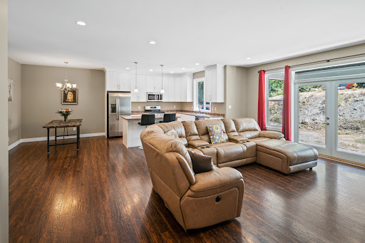 Tom Wood Real Estate - Coldwell Banker - Thumbnail