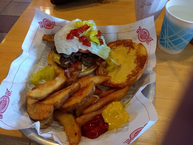 Fuddruckers