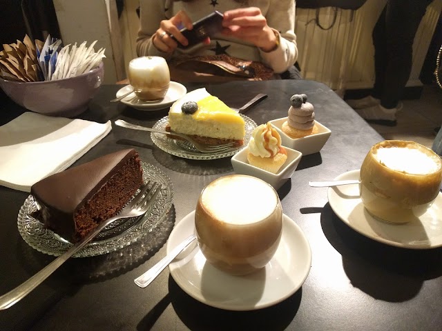 Pasticceria Di Viole Di Liquirizia