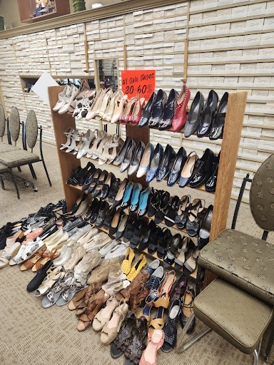 Bricker's Shoes - Visual
