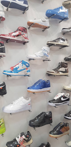 Meet Up Paris - Magasin de chaussures