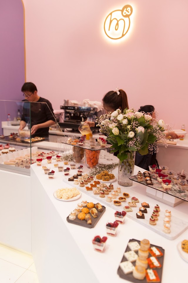 M63 Paris salon de thé