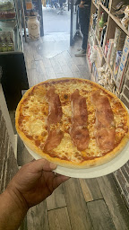 Photo n°66 de Épicerie des pouilles - Restaurant Italien Paris 18 à Paris (Pizzas à emporter)