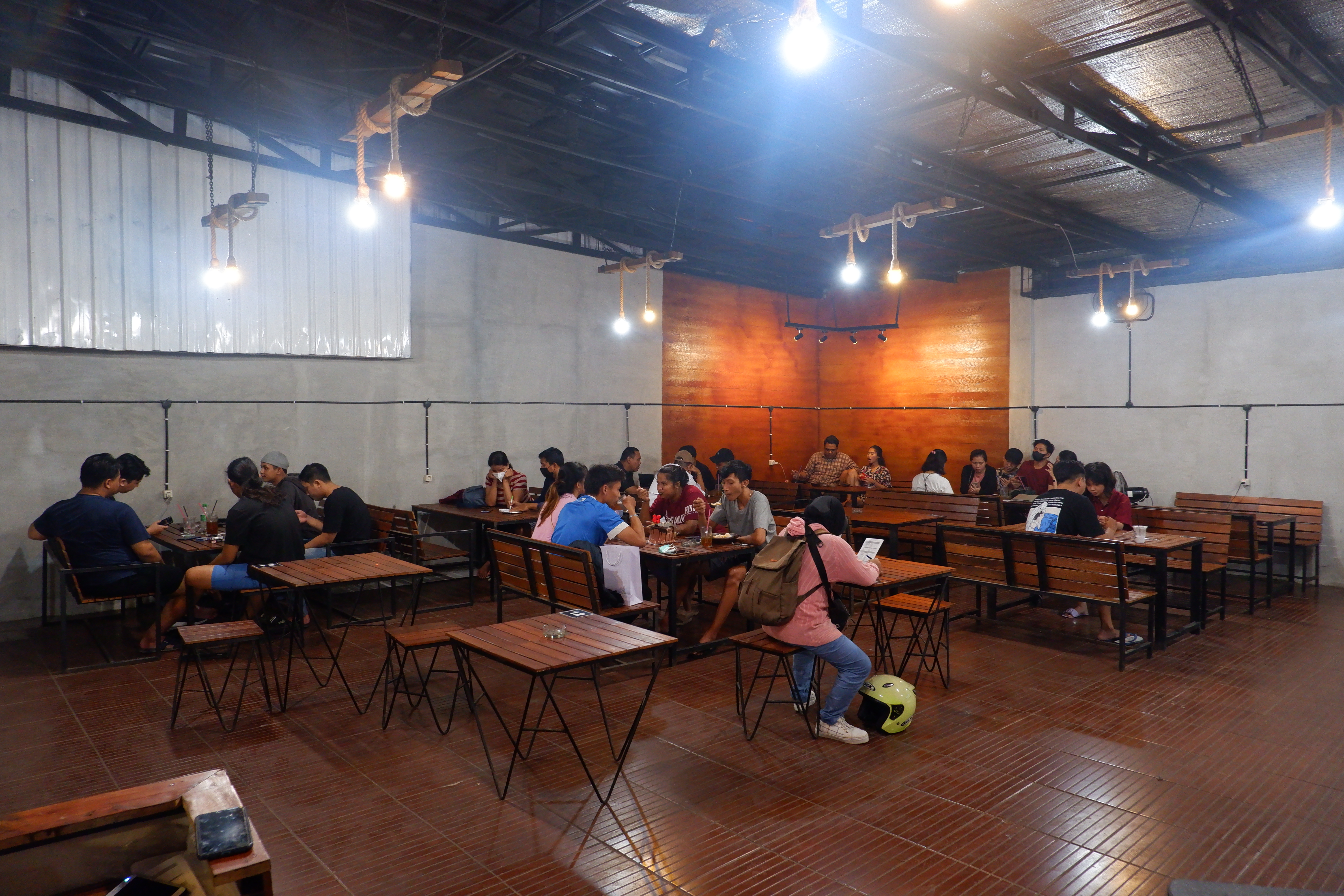 tempat-nugas-favorit-di-gayamsari